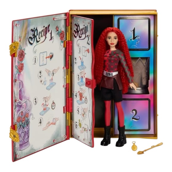 Disney Descendants: The Rise of Red Doll & Playset - The Sorcerer’s Cookbook Set - Picture 3 of 15